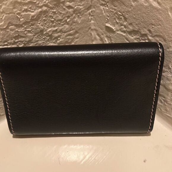 Gucci Foldover Key Holder Card Case Black Leather Script Logo Luxury Minimalist - Picture 3 of 11